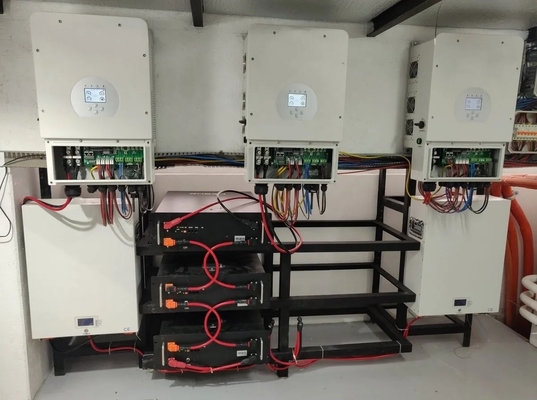 Projeto de pré-venda Sistema de energia solar doméstica com controlador híbrido tudo em um MPPT