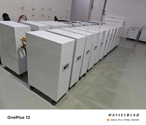 10.24 kWh-30 kwh Bateria de armazenamento solar de iões de lítio Faixa de potência de saída para ligação à rede