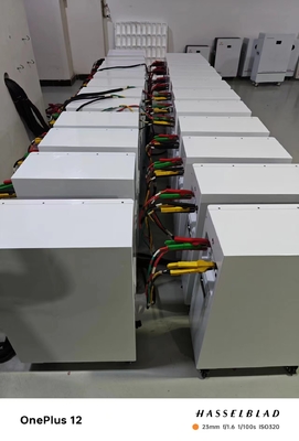51.2v Bateria de armazenamento solar Modo de instalação empilhável Painel solar